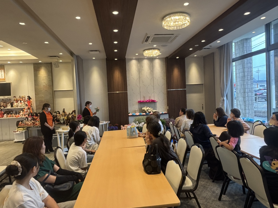 家族葬専用式場 縁 葛城店 人形供養祭の会場の様子